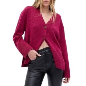 GAP V-neck Button Down Long Sleeve Split Hem Cardigan Sweater NEW M